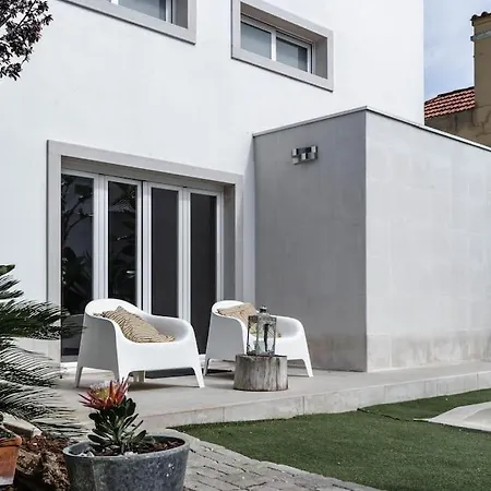 Semesterbostad White And Light House