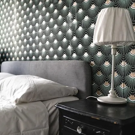 White And Light House Costa de Caparica