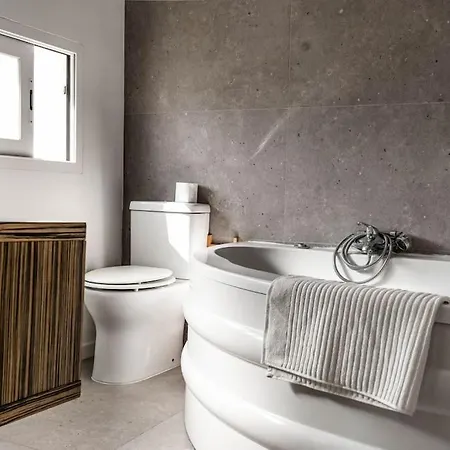 Semesterbostad White And Light House Costa de Caparica