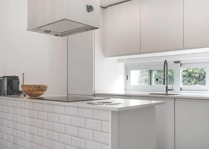 White And Light House * Costa da Caparica