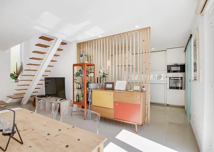 White And Light House Costa da Caparica