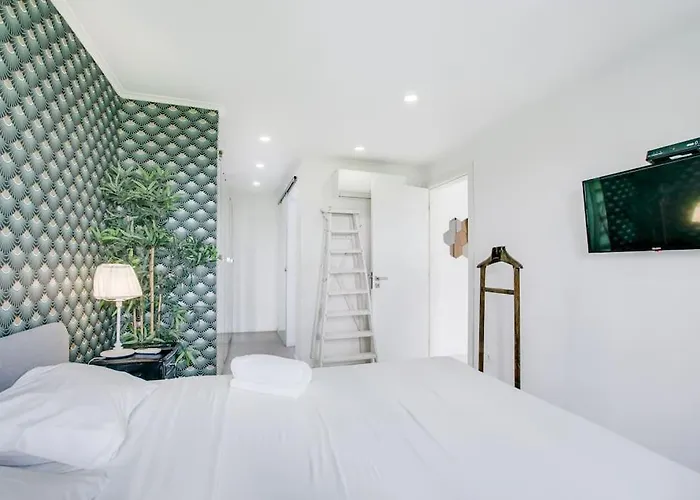 White And Light House * Costa da Caparica